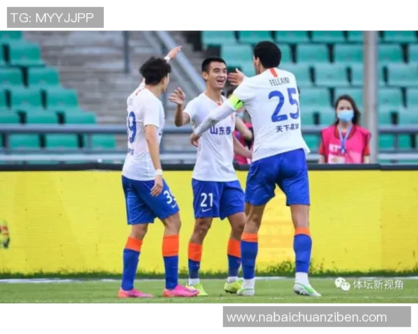 深圳足球队以61分领跑大师赛积分榜展现强劲实力 深圳足球队以61分领跑大师赛积分榜展现强劲实力