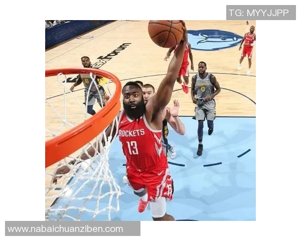 火箭队与上海大鲨鱼激战正酣比分胶着精彩瞬间回顾 火箭队与上海大鲨鱼激战正酣比分胶着精彩瞬间回顾